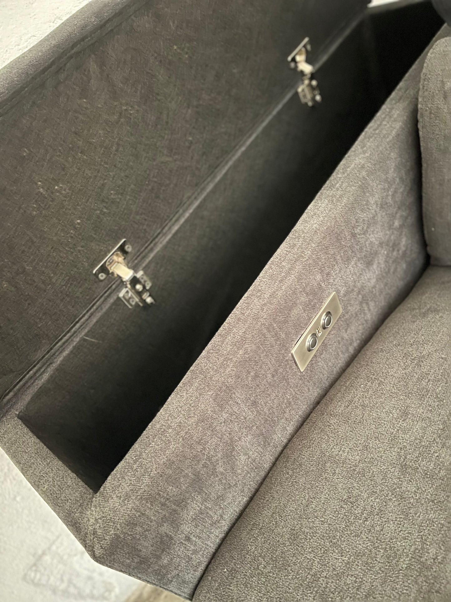 Prémium minőségű kanapék – Outlet kiárusítás (VELURA)