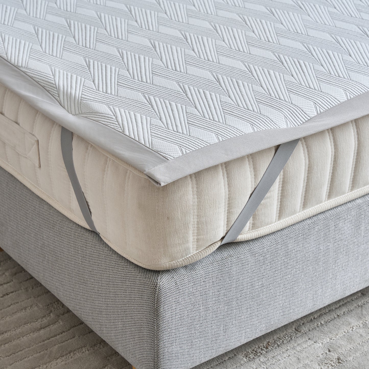 [Új modell] Ice Silk prémium nyári hűsítő matracvédő jégselyem felülettel, mosható kivitelben, gumipántos rögzítéssel, 2 db párnahuzattal, egyszemélyes és kétszemélyes méretben | Sincere